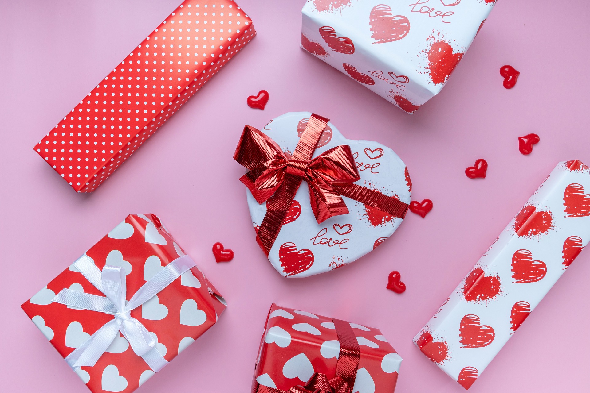 4 Iconic Valentine’s Day campaigns that stole our hearts
